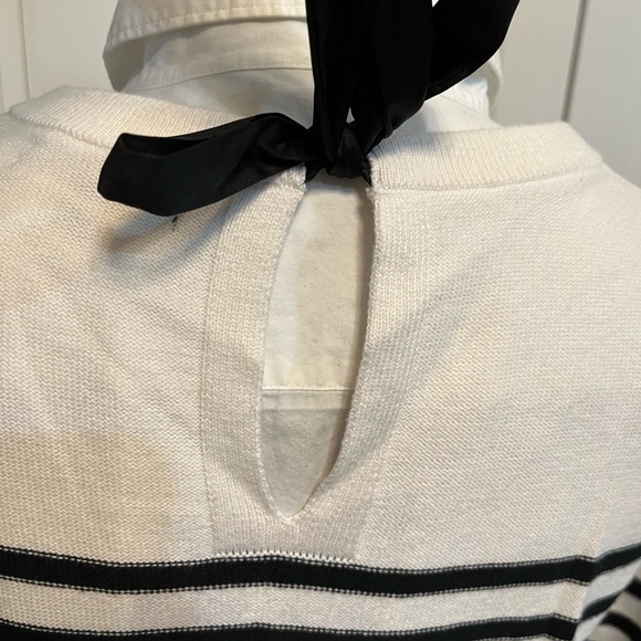 Banana Republic striped sweater with satin bow on the back of the neck. Size S - Picture 3 of 7